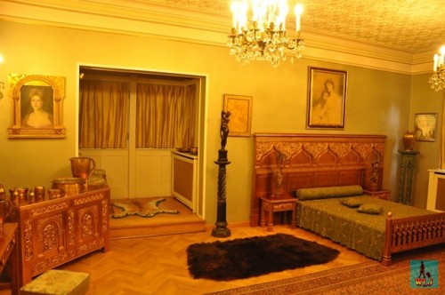 Simple but elegant, Queen Mary's Bedroom at Pelisor Castle