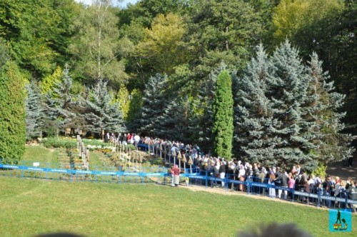 Sometimes in a day like this you must be full of patience to get to Arsenie Boca's saint grave