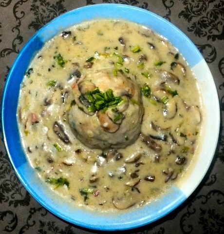 Mmmm...Yummy isn't it? Here for you mushroom white sauce stew