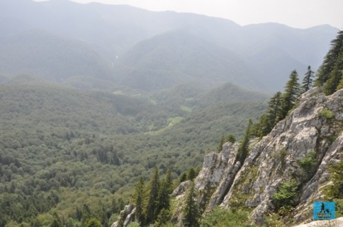 Panoramă spectaculoasă de pe Piatra Galbenă, Parcul Național Munții Apuseni, regiunea Crișana