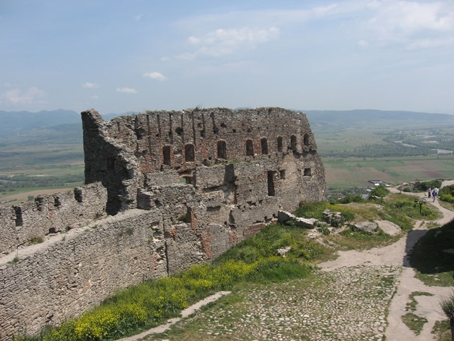 Cetatea Devei e printre cele mai vechi obiective turistice din România