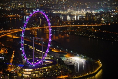Singapore Flyer is the second largest wheel in the world