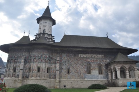Mănăstirea Suceviţa, prima impresie după ce intri