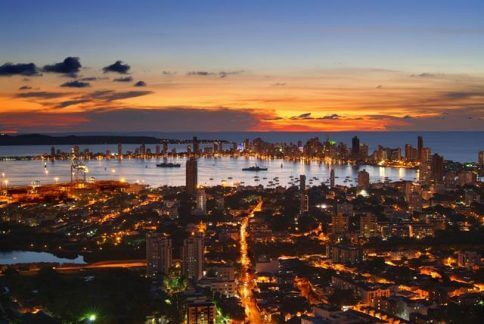 Apus de soare peste Cartagena, Columbia