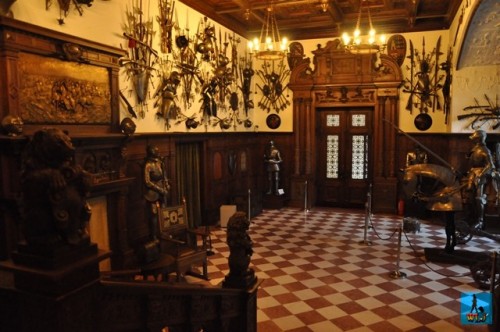 Sala armelor din Castelul Peleș are mai mult de 4000 de piese