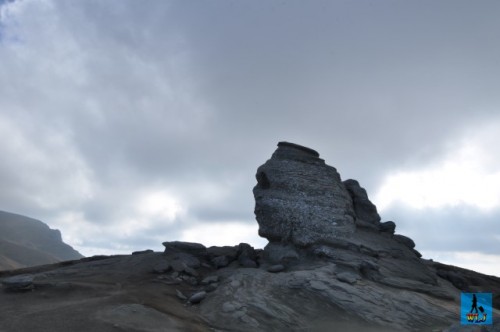  Unica formațiune de stâncă "Sfinxul" din Parcul Natural Bucegi, numit dupa Sfinxul din Egipt